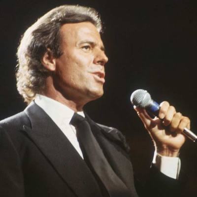 7-julio-iglesias-940am05210