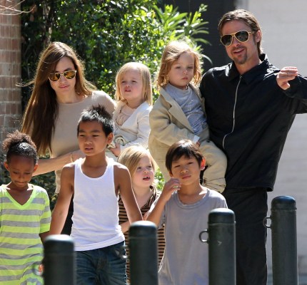 angelina-jolie-brad-pitts-13552-12_jpg_1309786063