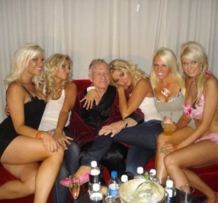 hugh-hefner-bunnies