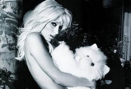000000169401-paris_hilton-fullsize_